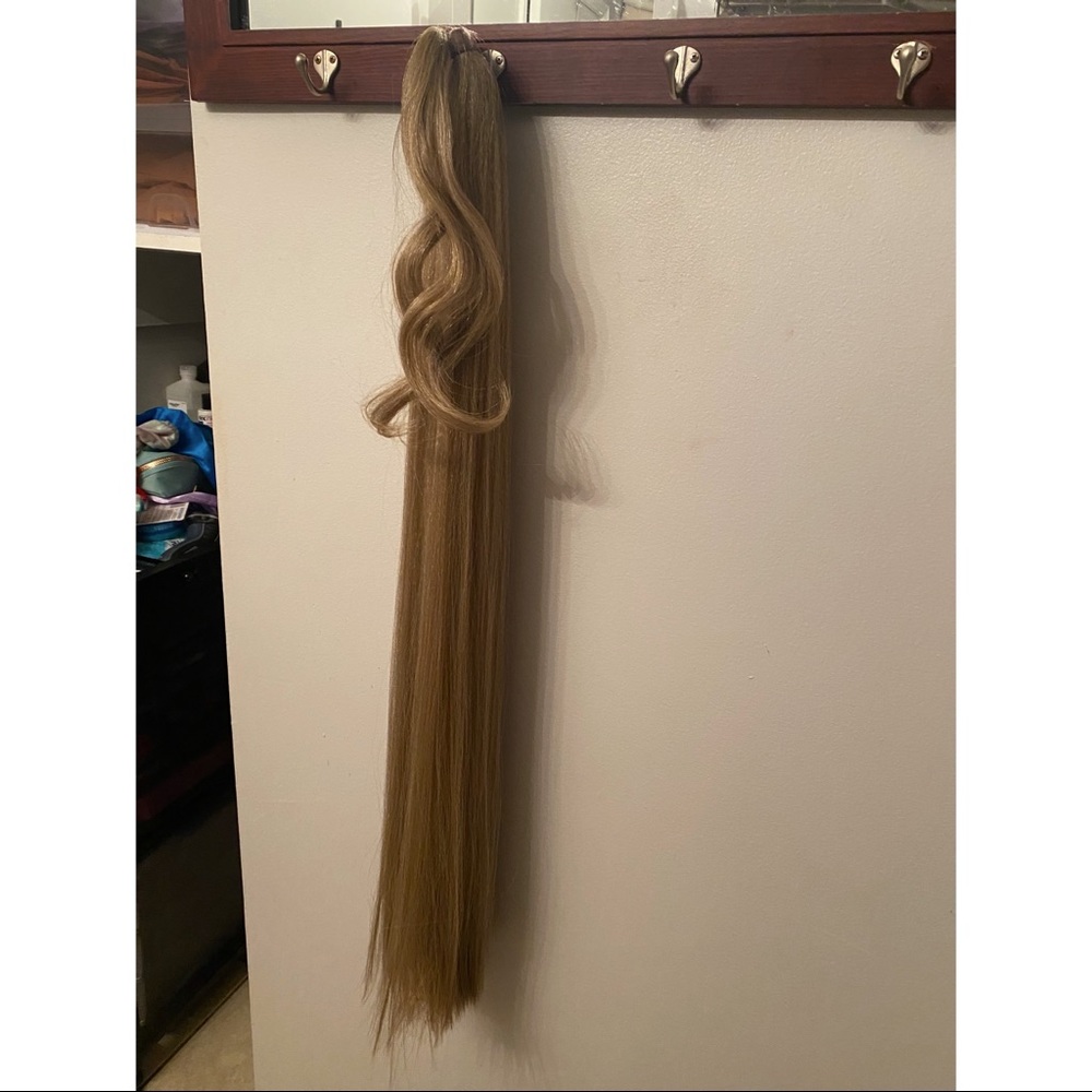 INH Ariana - Ash Blonde (discontinued)